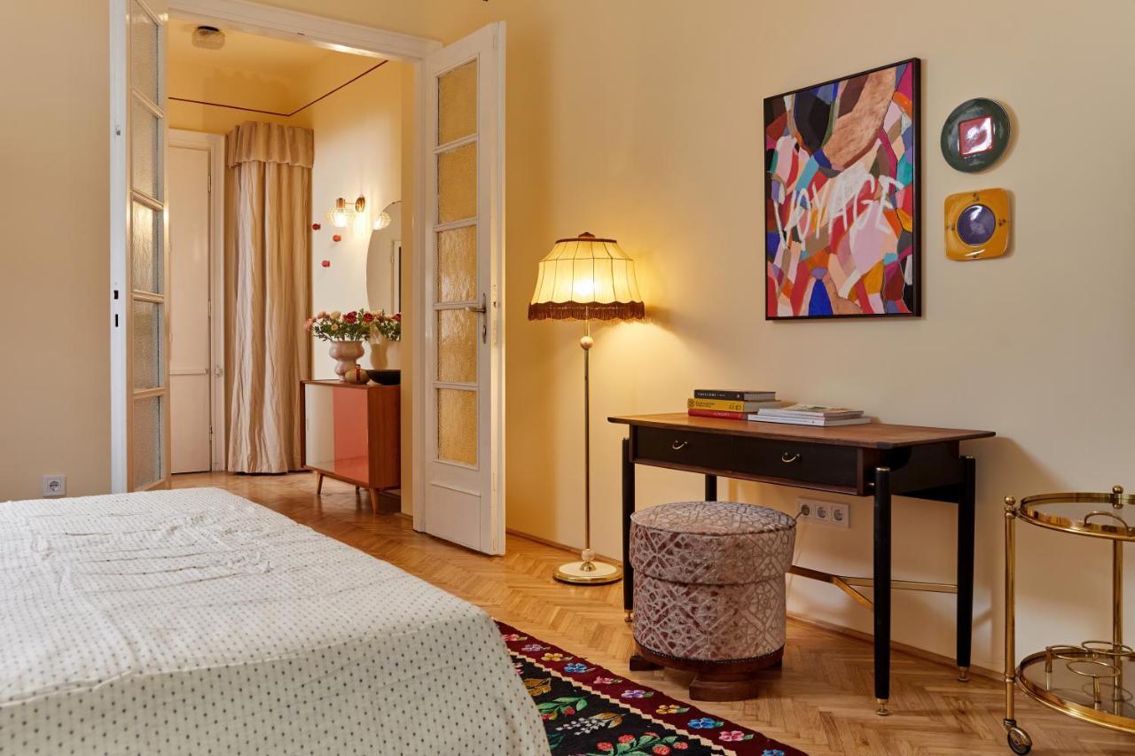 Asboth 221 Cozy Center Apartment — Photos 1
