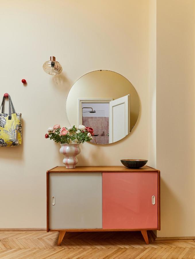 Asboth 221 Cozy Center Apartment — Photos 3